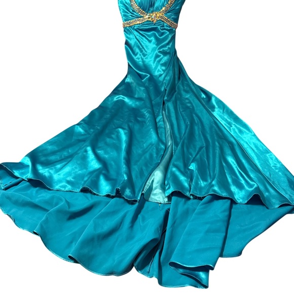 Elegant Teal Evening Gown - Picture 6 of 7